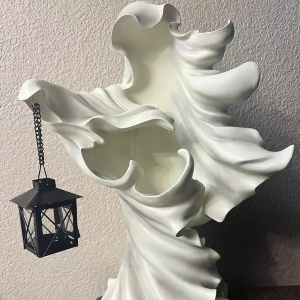 White Cracker Barrel Ghost